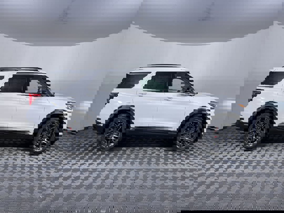 2025 Ford Explorer ST photo 10