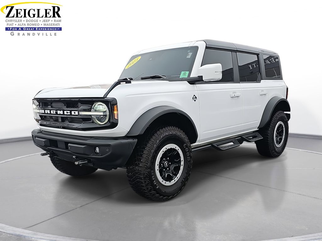 2023 Ford Bronco 4-Door Outer Banks's photo