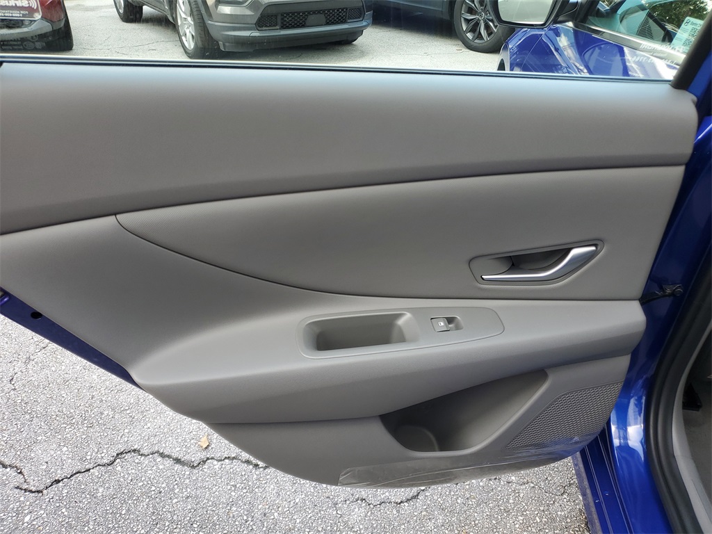 2025 Hyundai Elantra SEL Convenience photo 7