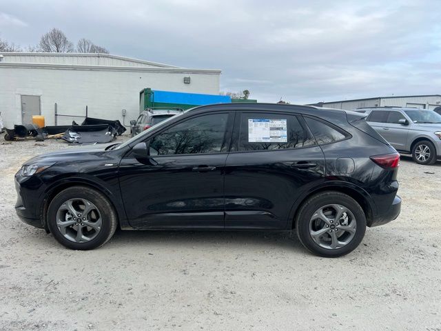 2024 Ford Escape ST-Line photo 2