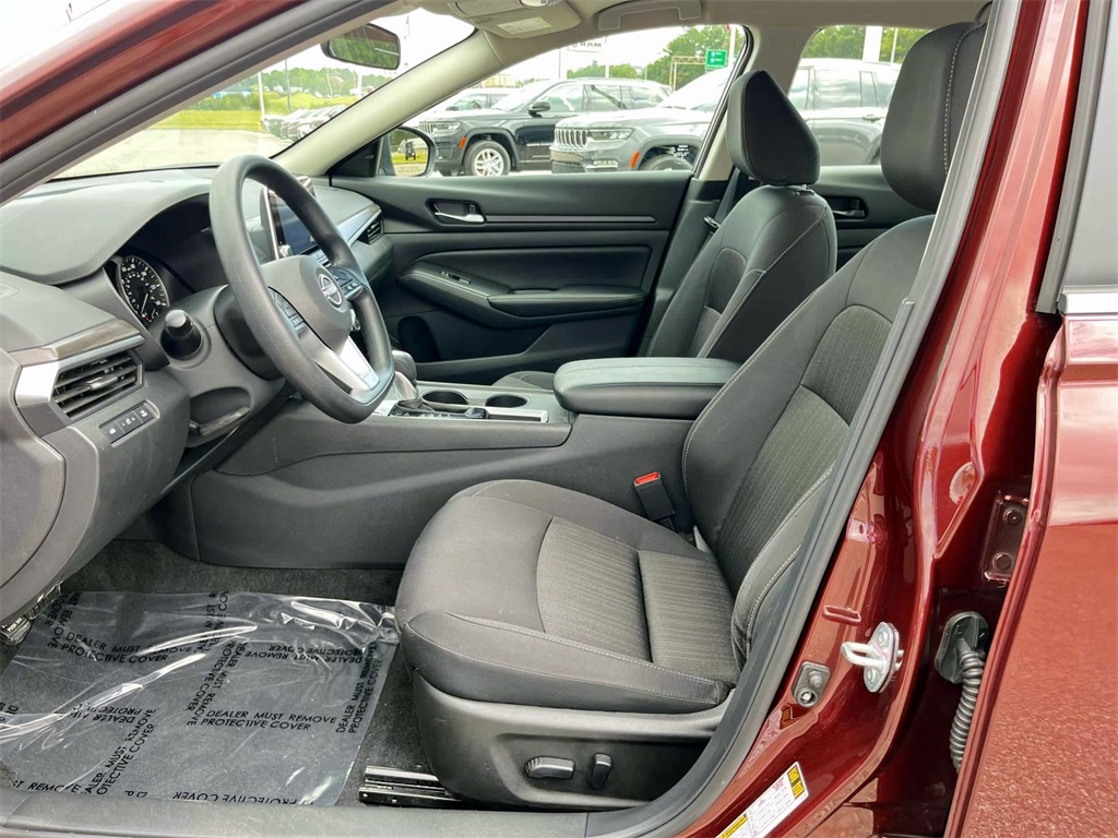 2025 Nissan Altima 2.5 SV photo 23