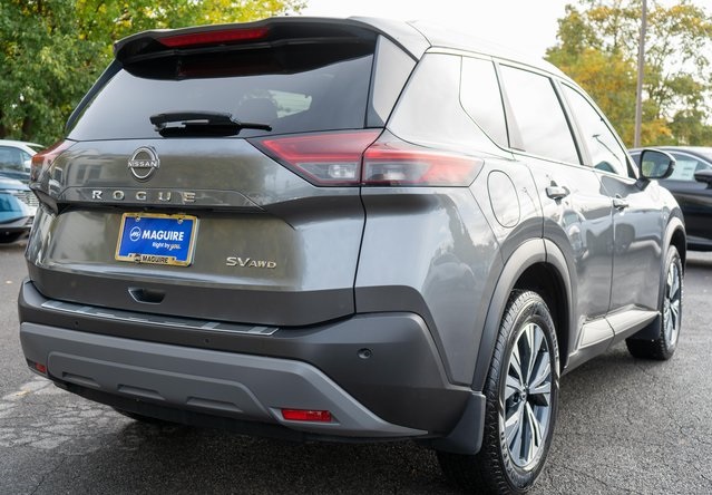 2022 Nissan Rogue SV photo 2