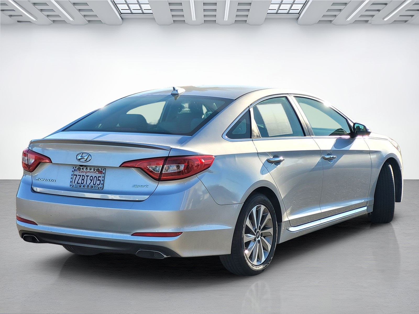 2017 Hyundai Sonata Sport photo 3