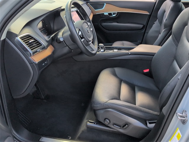 2025 Volvo XC90 T8 Core photo 3