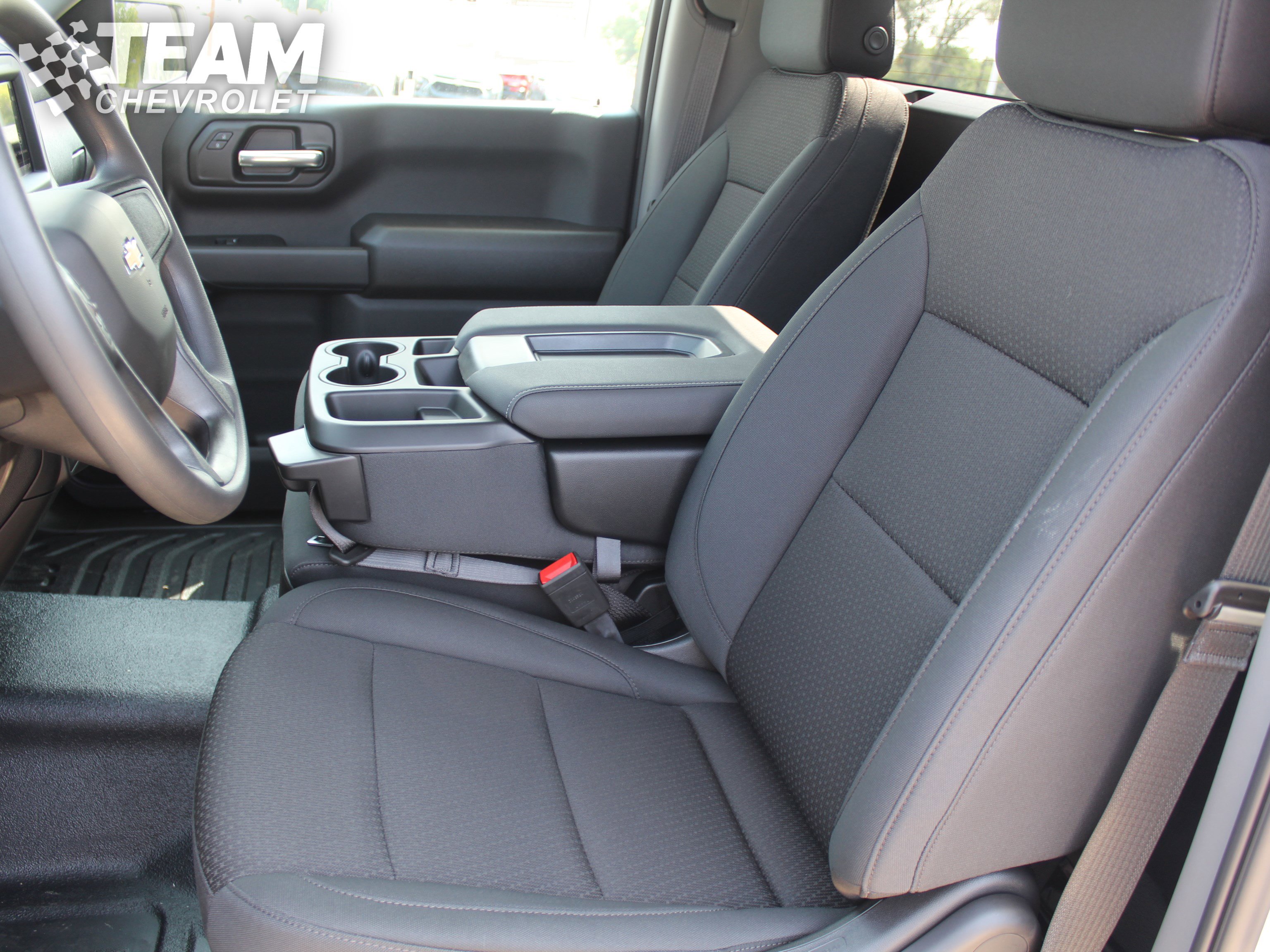 2025 Chevrolet Silverado 1500 photo 9