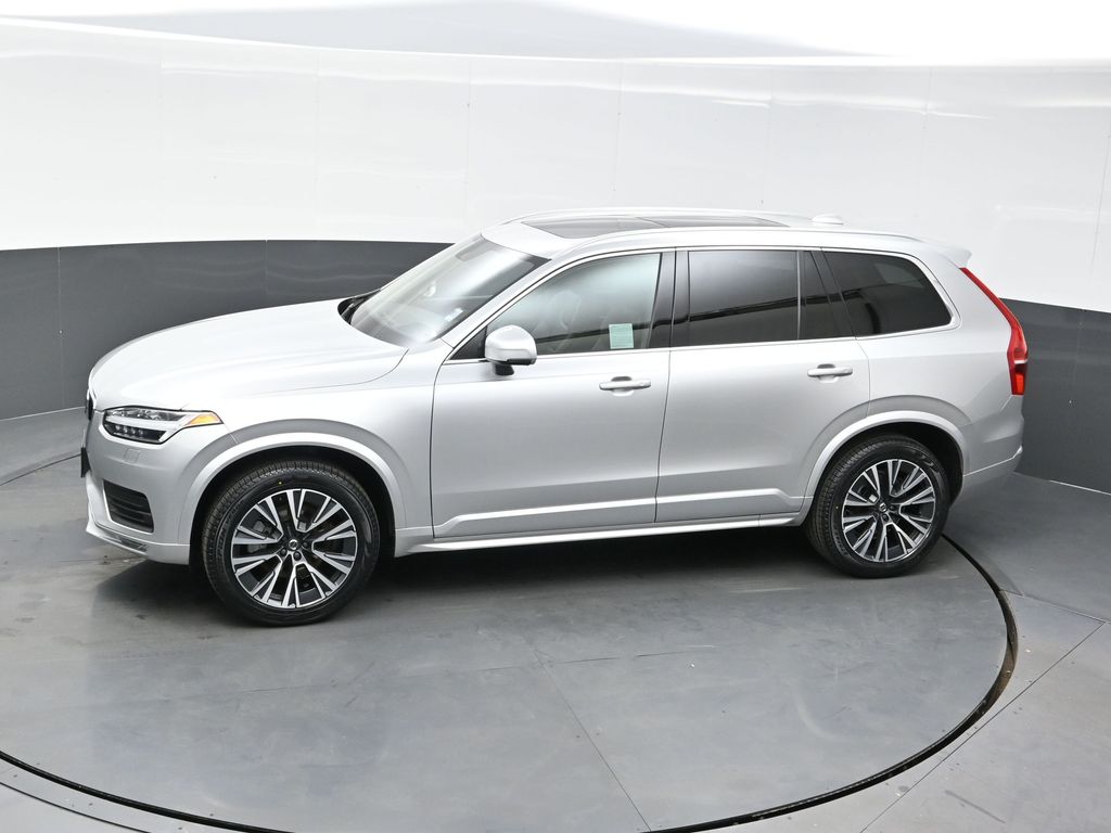 2022 Volvo XC90 T6 Momentum photo 26