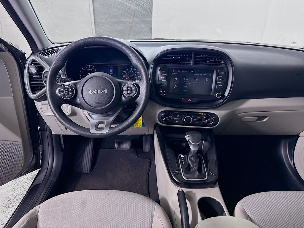 2022 Kia Soul LX photo 18