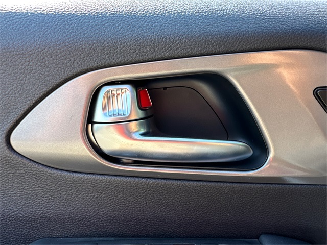 2025 Chrysler Pacifica photo 26