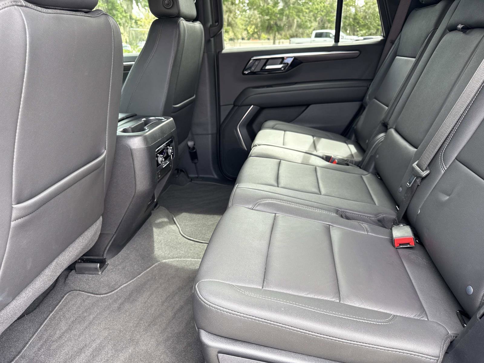 2025 Chevrolet Tahoe Z71 photo 8