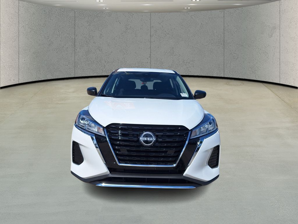 2025 Nissan Kicks Play S photo 2