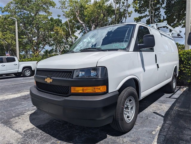 2025 Chevrolet Express Cargo 2500 photo 4