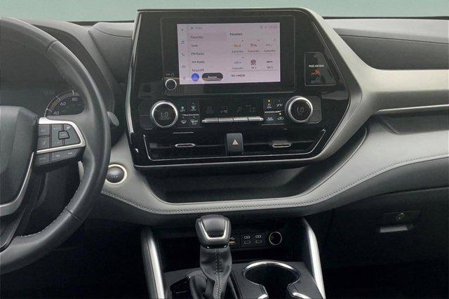 2024 Toyota Highlander LE photo 4