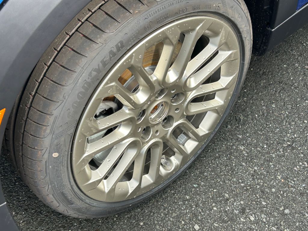 2026 Mini Cooper 4 Door Hardtop Signature photo 3