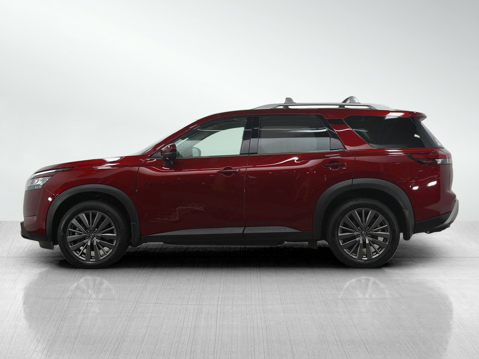 2024 Nissan Pathfinder SL photo 2