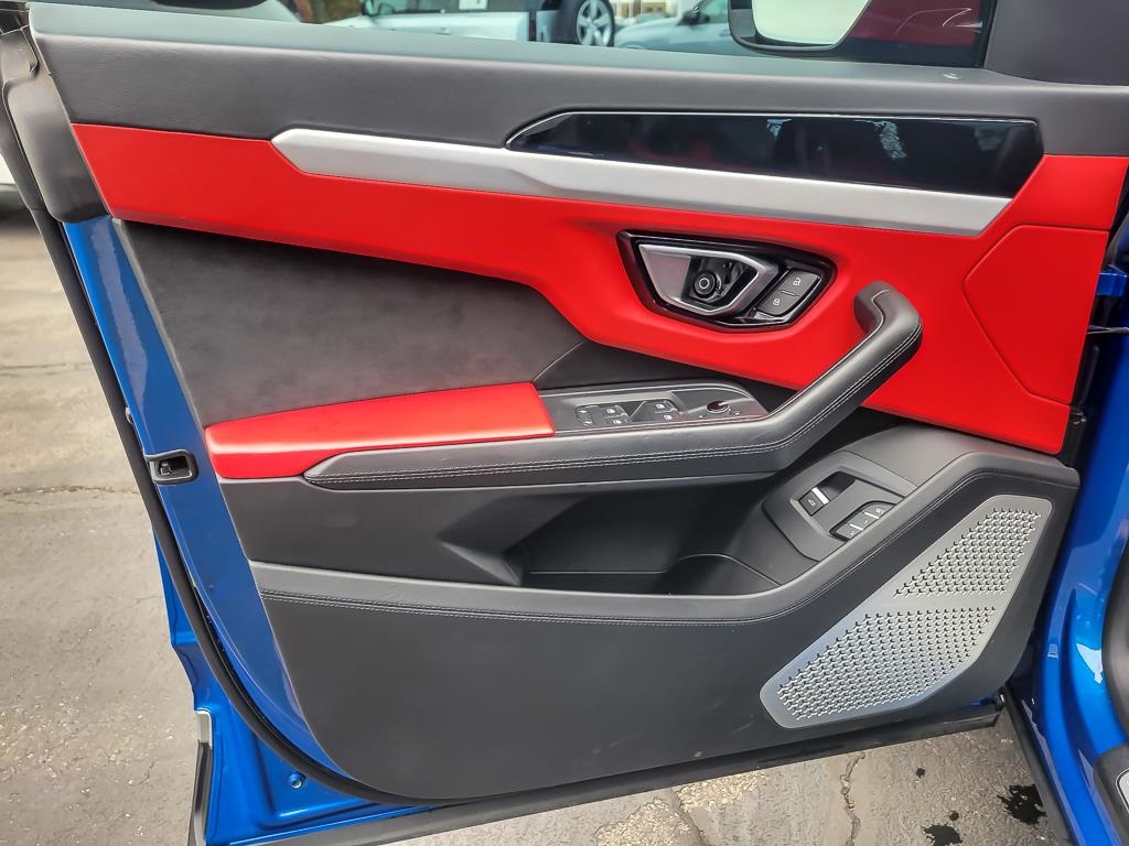 2019 LAMBORGHINI URUS - Image 18