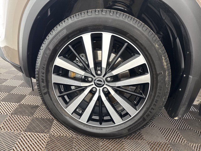 2023 Nissan Pathfinder Platinum photo 28