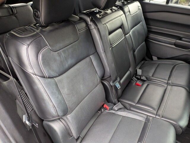 2020 Ford Explorer ST photo 28