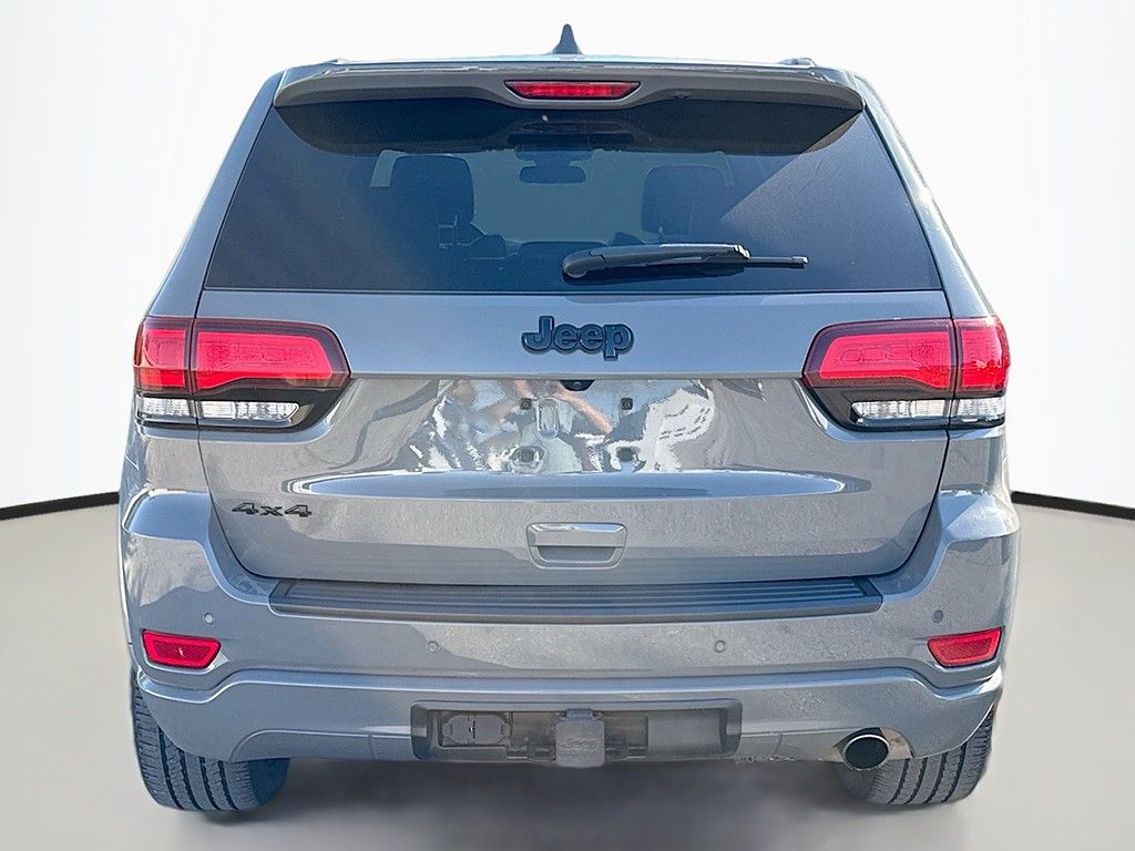 2021 Jeep Grand Cherokee Laredo X photo 4