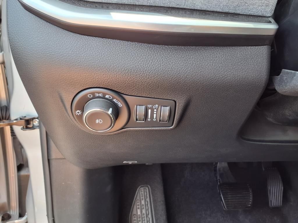 2025 Jeep Compass North Edition Latitude photo 12