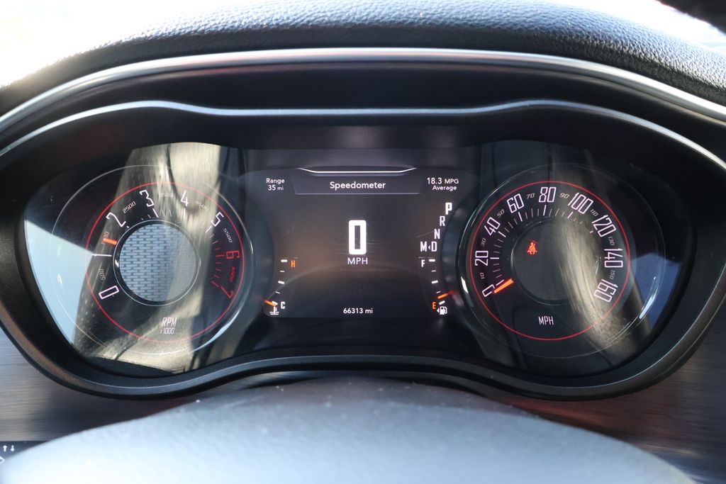 2018 Dodge Challenger R/T photo 16