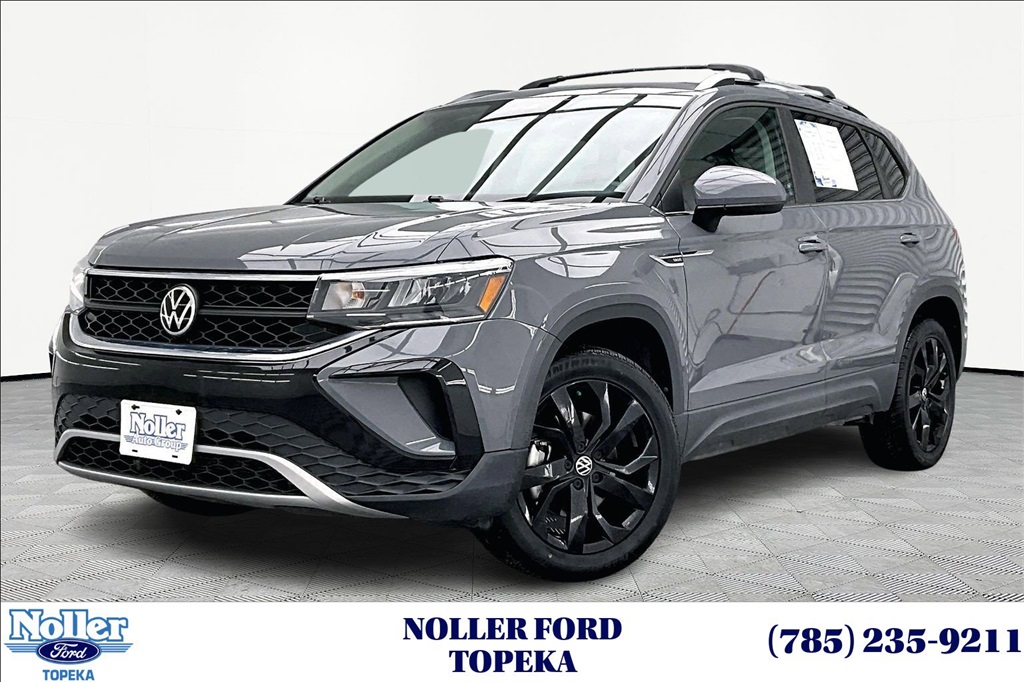 2022 Volkswagen Taos SE's photo