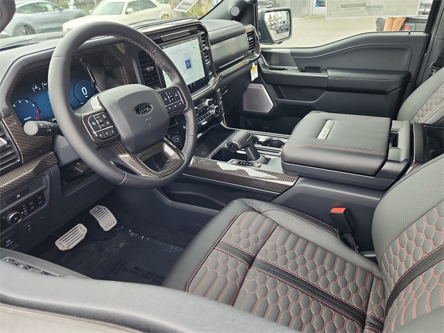 2025 Ford F-150 Lariat photo 3