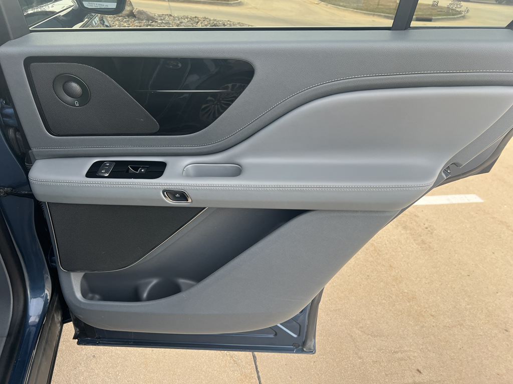 2020 Lincoln Aviator Reserve photo 26