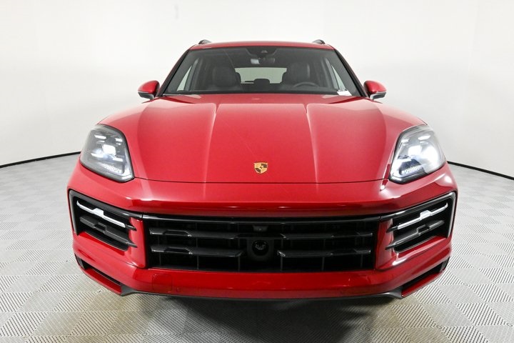 2025 Porsche Cayenne photo 2