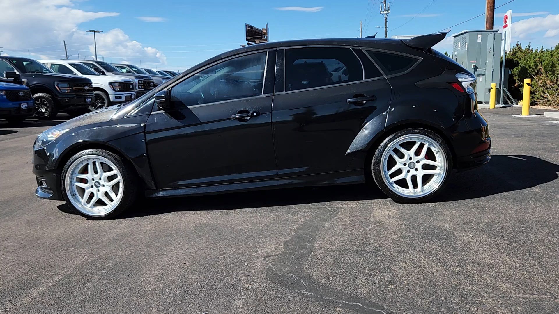 2017 Ford Focus ST photo 2