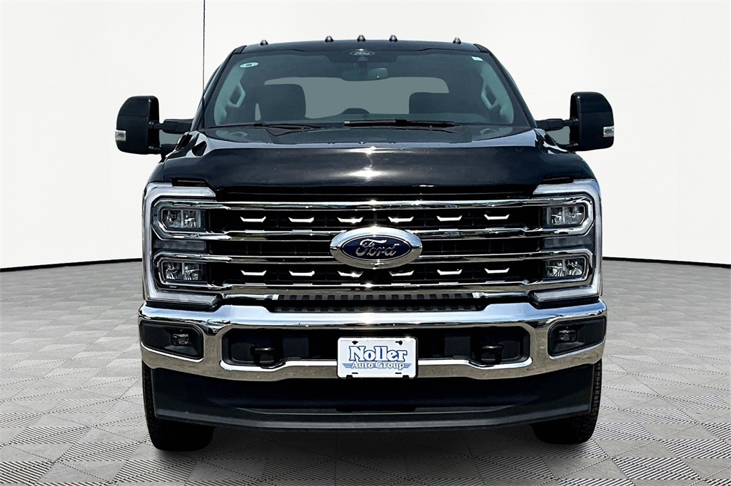 2025 Ford F-250 Lariat photo 3