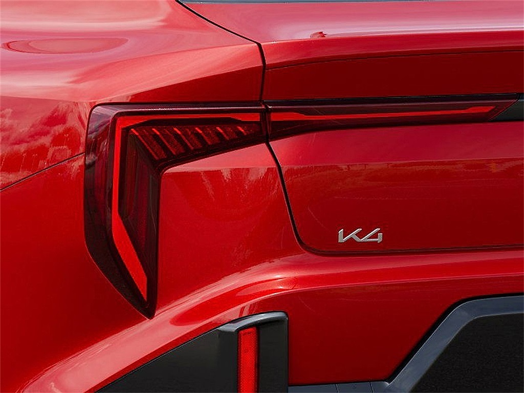 2025 Kia K4 GT-Line photo 11