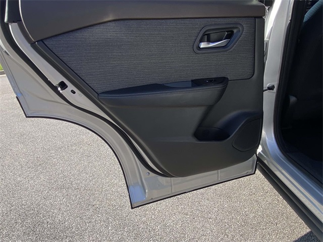 2023 Nissan Rogue SV photo 9