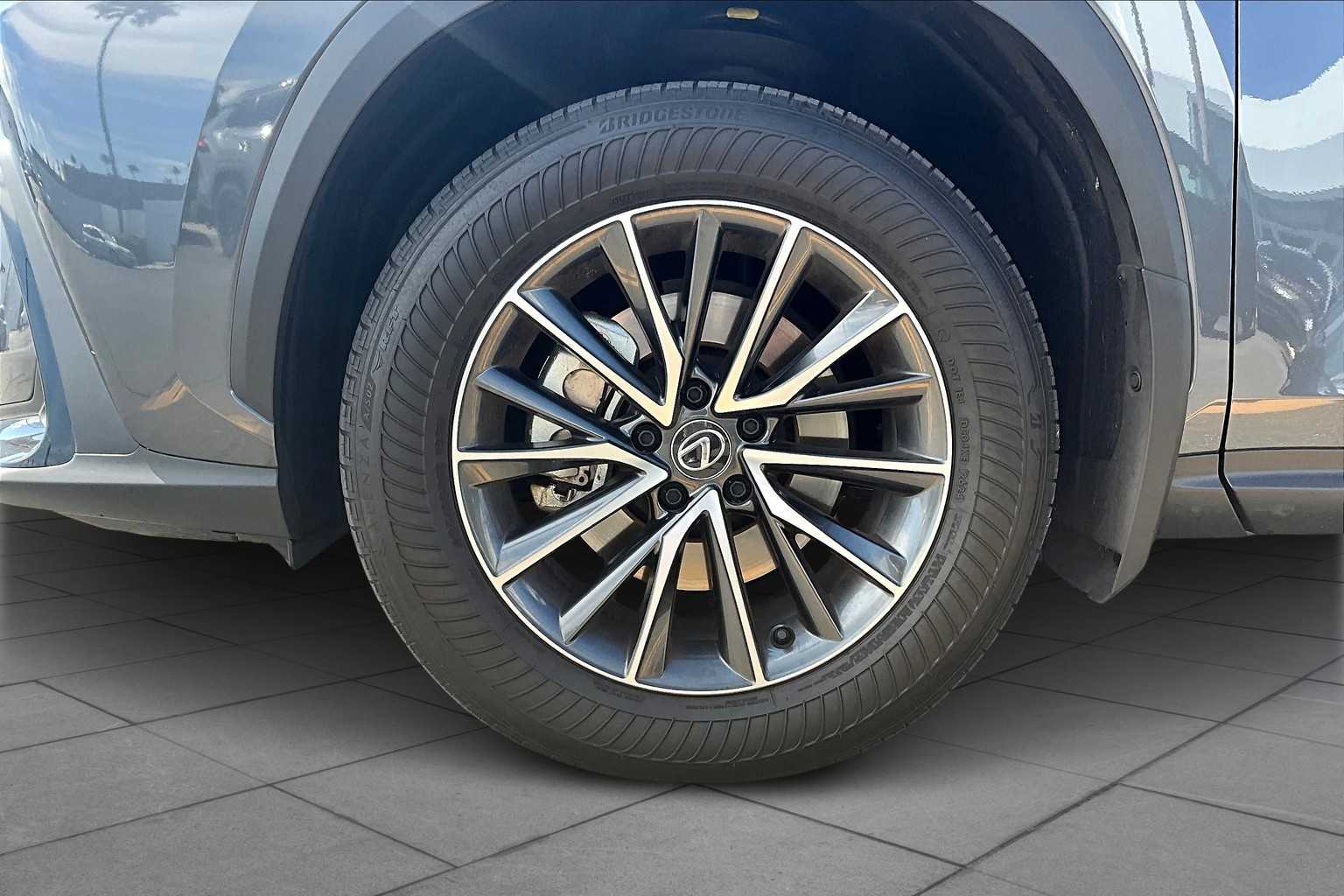 2025 Lexus NX Premium AWD photo 9