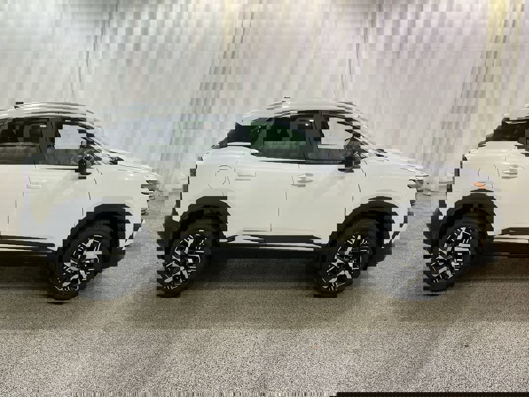 2026 Nissan Kicks SV photo 2