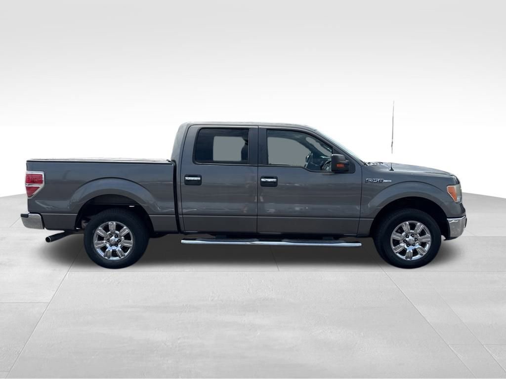 2011 Ford F-150 XLT photo 8