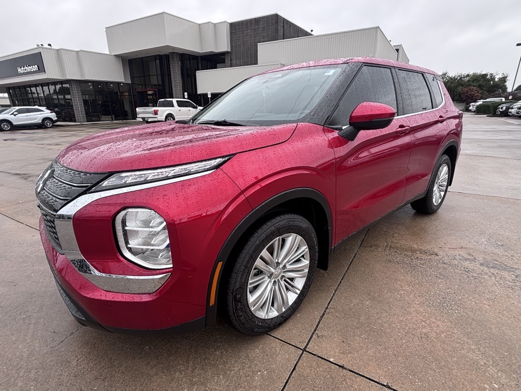 2024 Mitsubishi Outlander ES photo 4