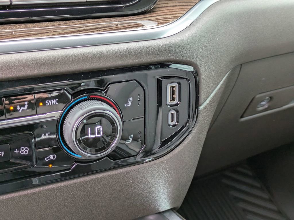 2025 Chevrolet Silverado 1500 LT photo 22