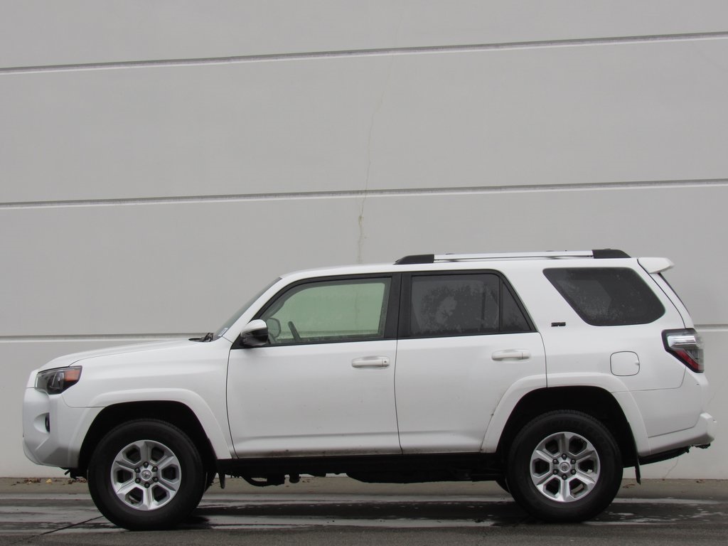 2023 Toyota 4Runner SR5 photo 4