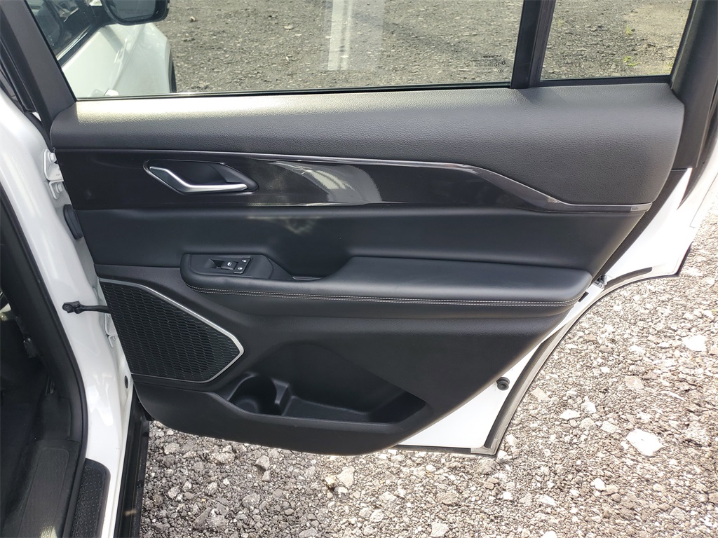 2022 Jeep Grand Cherokee Altitude photo 31