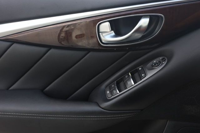 2018 Infiniti Q50 2.0t LUXE photo 21