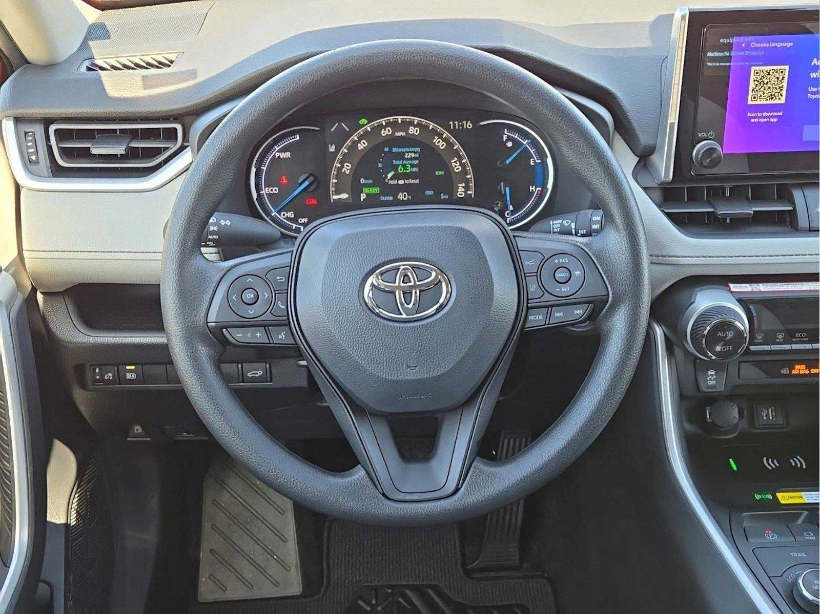 2025 Toyota RAV4 Hybrid XLE photo 14