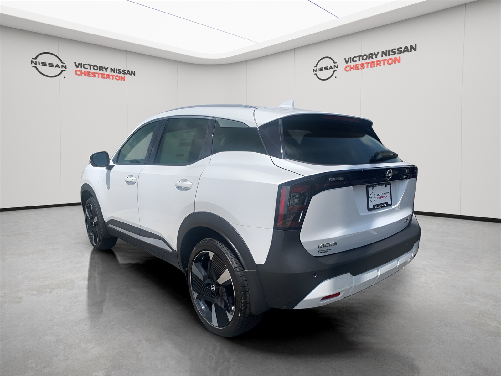 2025 Nissan Kicks SR photo 4