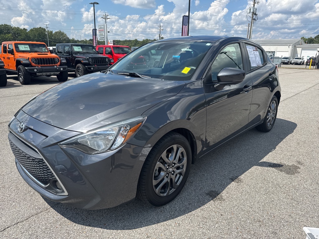2020 Toyota Yaris LE photo 2
