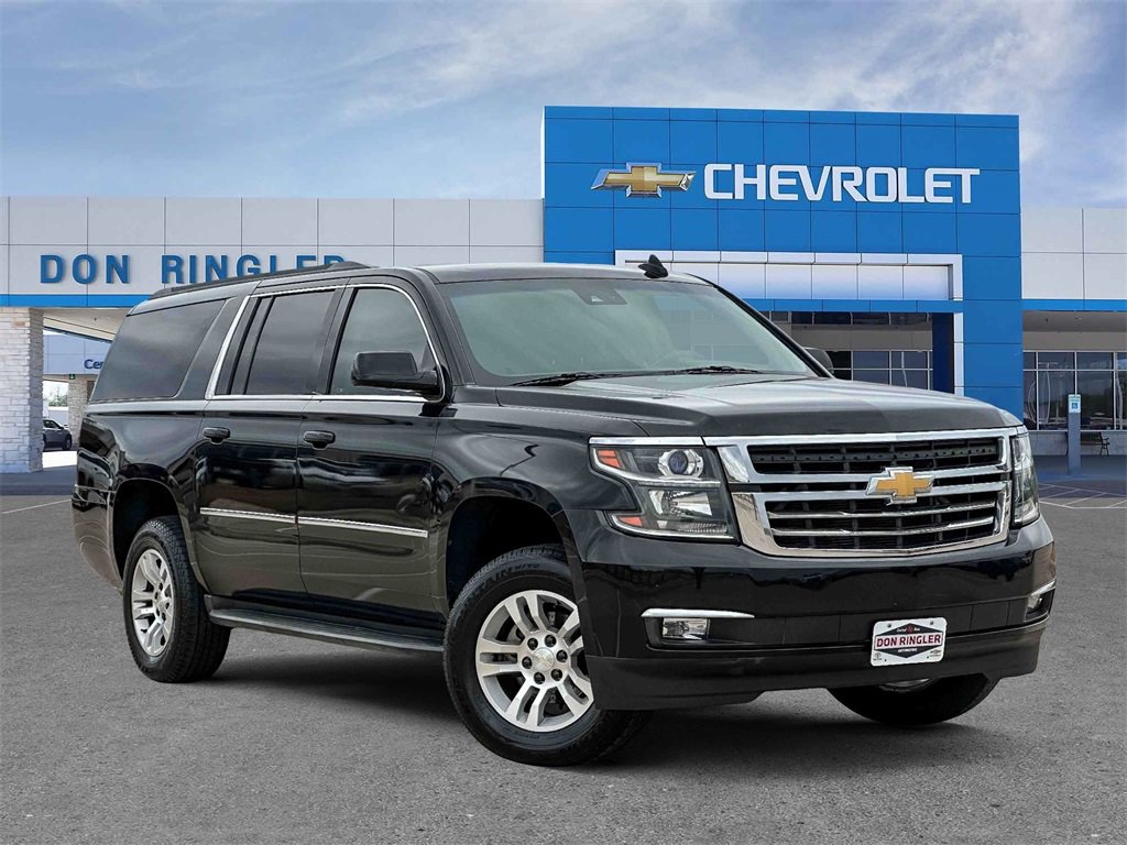 2016 Chevrolet Suburban LS's photo