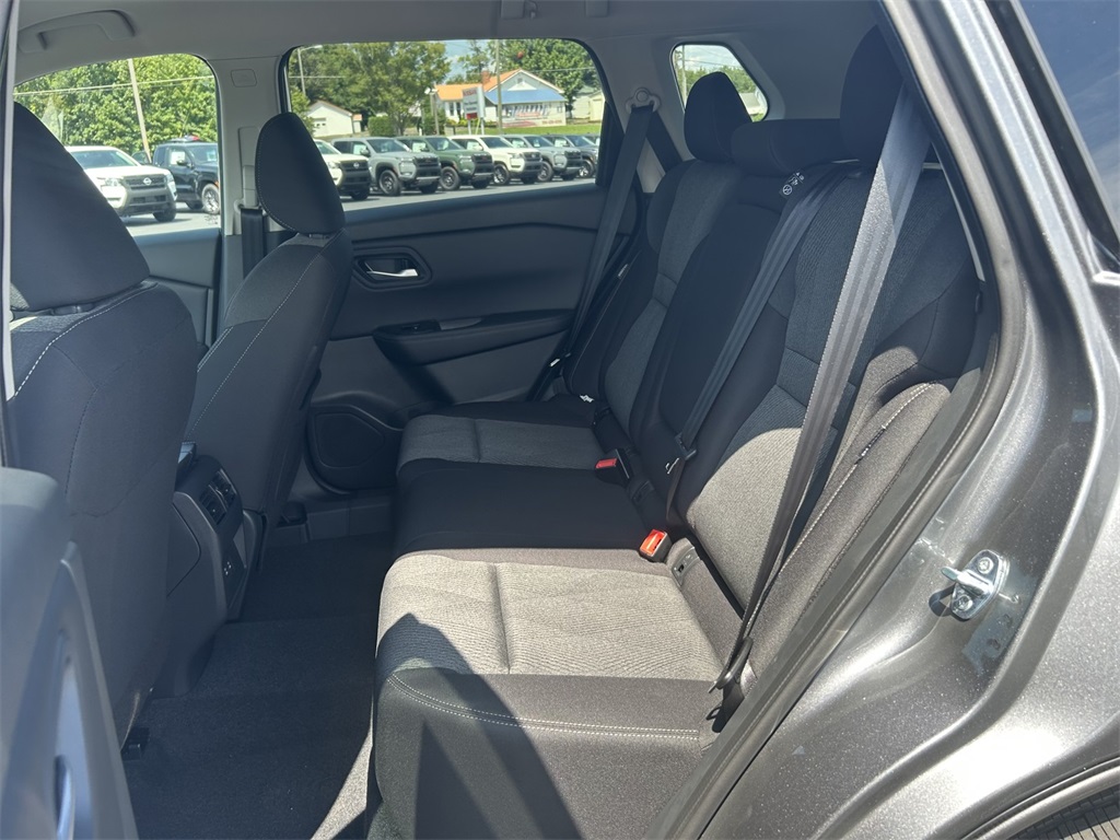 2026 Nissan Rogue SV photo 9