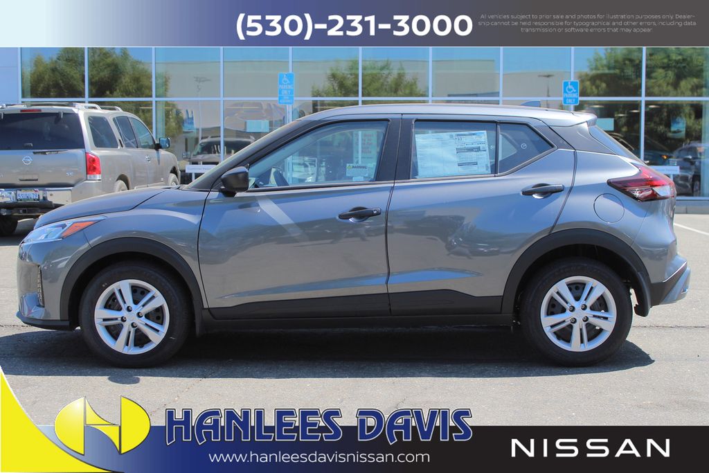 2025 Nissan Kicks Play S photo 9