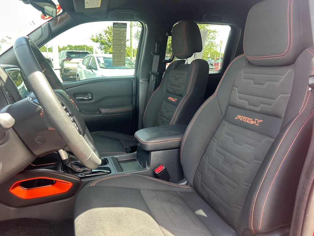 2022 Nissan Frontier PRO-X photo 13