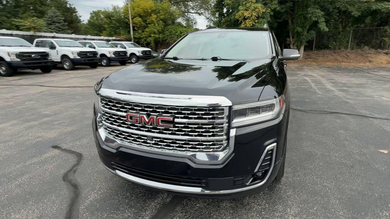 2023 Gmc Acadia Denali photo 3