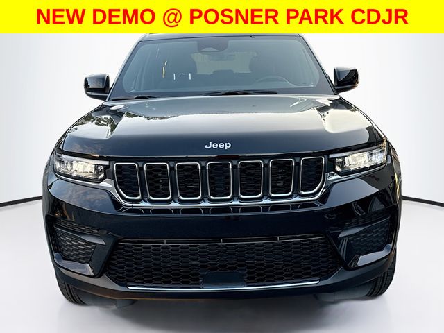 2025 Jeep Grand Cherokee Laredo X photo 2