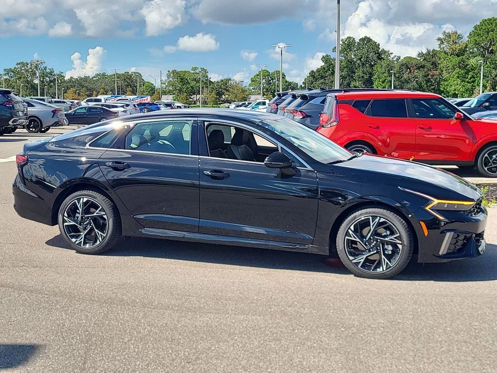 2026 Kia K5 GT-Line photo 4